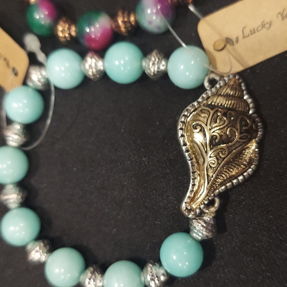 NWT Gemstone Bracelet Set with Turtle and Seashell Charms - Picture 6 of 7